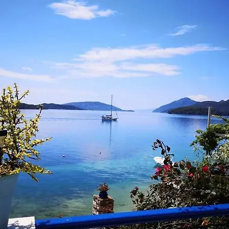 Willa Violeta Lefkada *