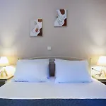 فيلة Violeta Lefkada