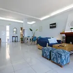 Violeta Lefkada فيلة
