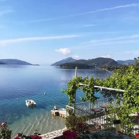 Violeta Lefkada *