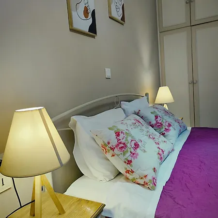 Violeta Lefkada *