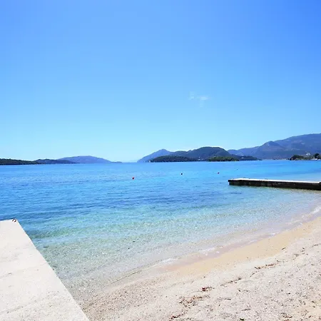 Violeta Lefkada