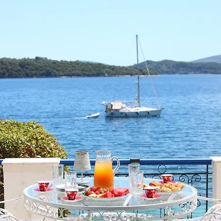 Violeta Lefkada * Nydri (Lefkada)