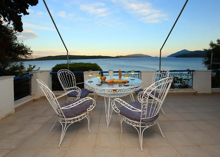 Violeta Lefkada Vila