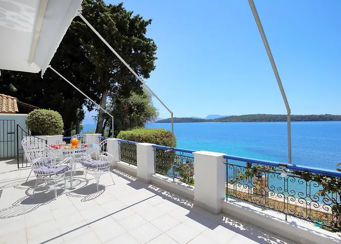 Violeta Lefkada * Nydri (Lefkada)