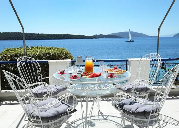 Violeta Lefkada Vila *